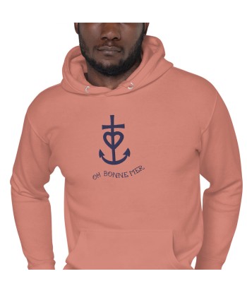 Sweat à capuche unisexe en coton Croix de Camargue Oh Bonne mer bleu marine grand motif brodé sur couleurs claires est présent 