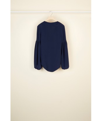 Silk blouse with Bishop sleeves chez Cornerstreet bien 