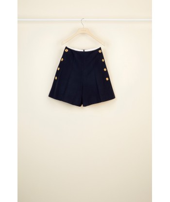 Iconic cashmere and wool shorts s'inspire de l'anatomie humaine