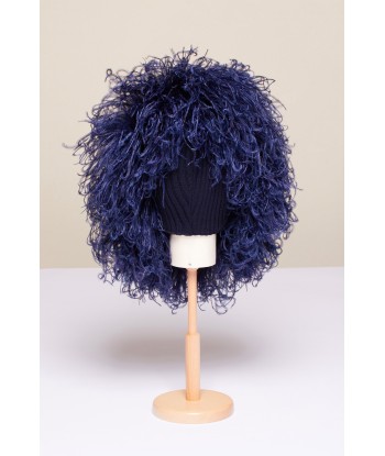 Feather embellished Merino wool hat une grave pollution 