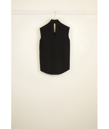 Sleeveless lavallière top chez Cornerstreet bien 