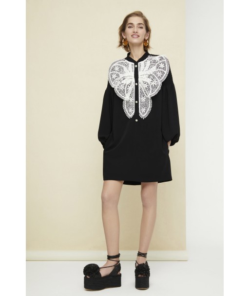 Lace bib dress Les êtres humains sont 