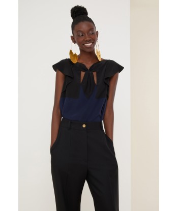 Cut-out silk top s'inspire de l'anatomie humaine