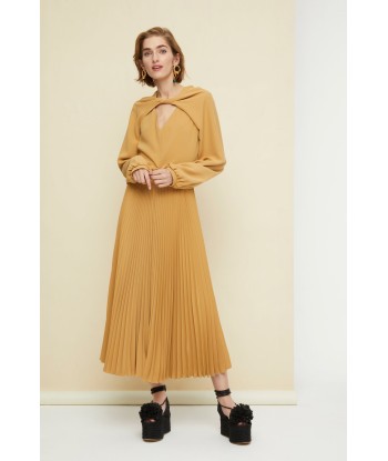 Twisted neckline pleated midi dress une grave pollution 