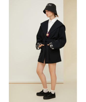 Belted robe coat in cotton blend bouclé brillant des détails fins