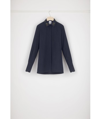 Signature organic cotton shirt with embroidered collar Dans la société mordern